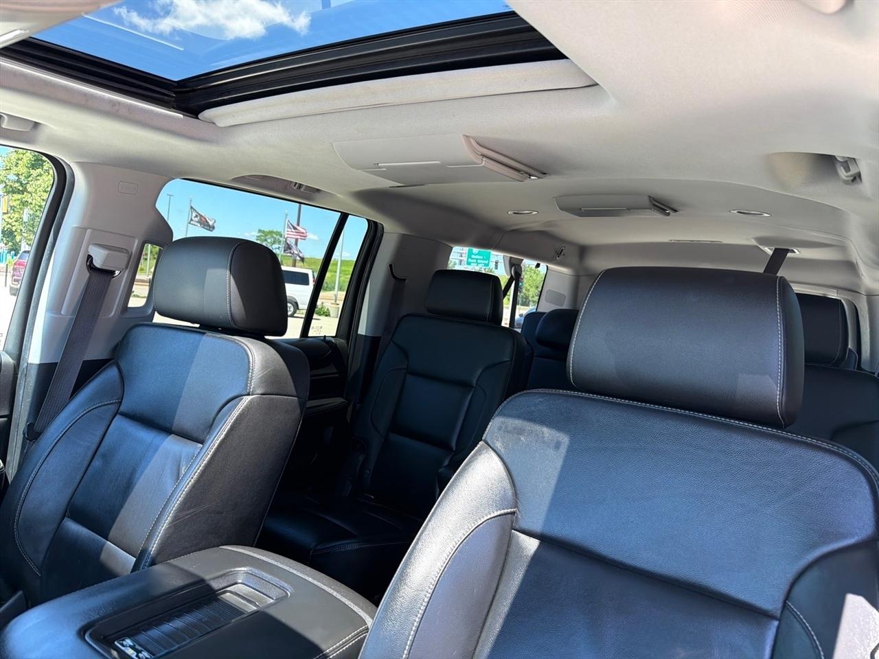 Chevrolet Suburban LT 4WD 2016
