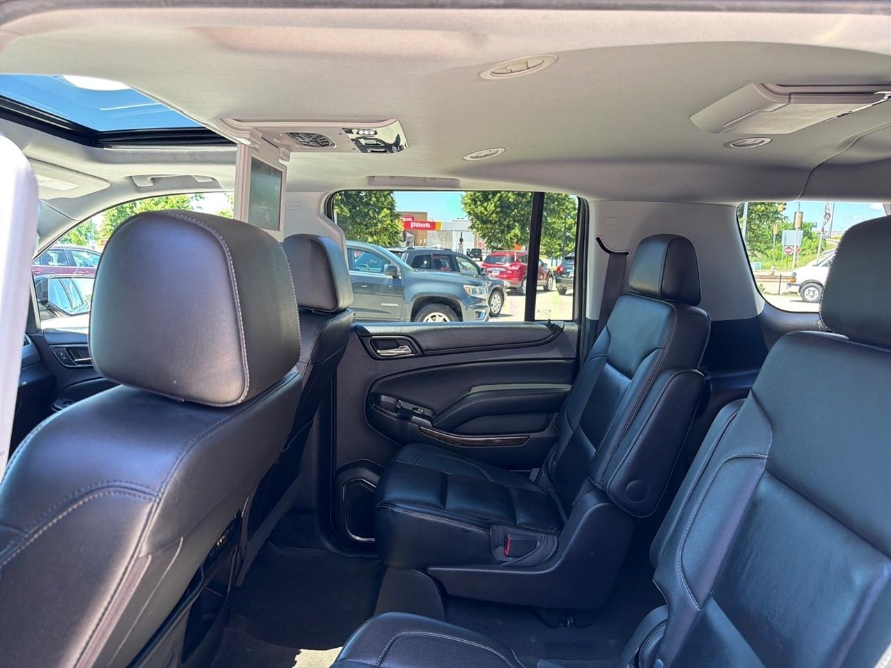 Chevrolet Suburban LT 4WD 2016