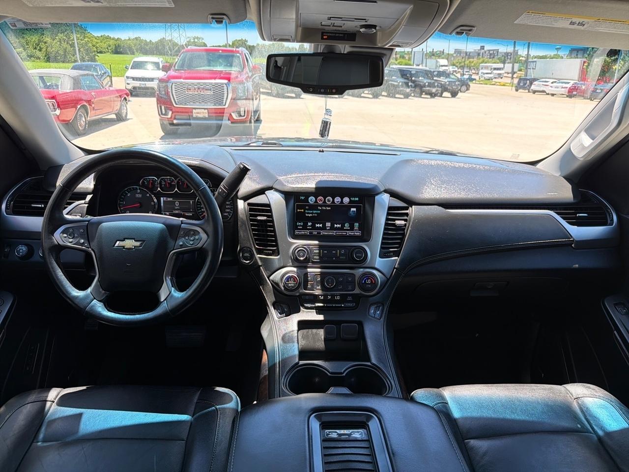 Chevrolet Suburban LT 4WD 2016