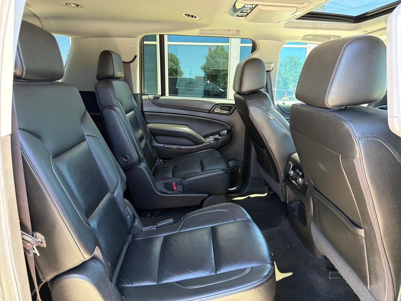 Chevrolet Suburban LT 4WD 2016