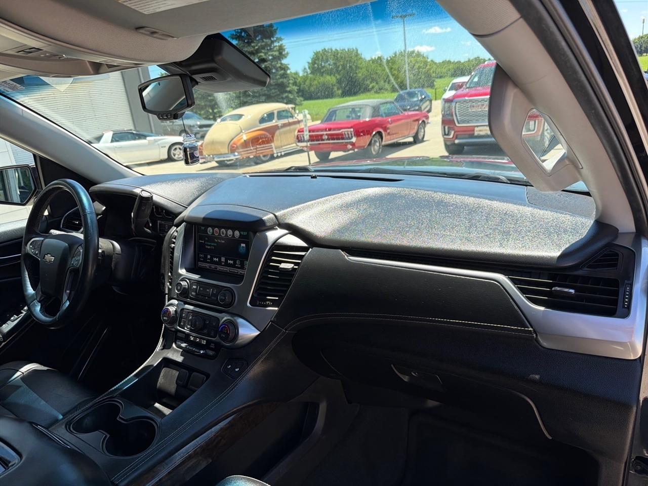 Chevrolet Suburban LT 4WD 2016