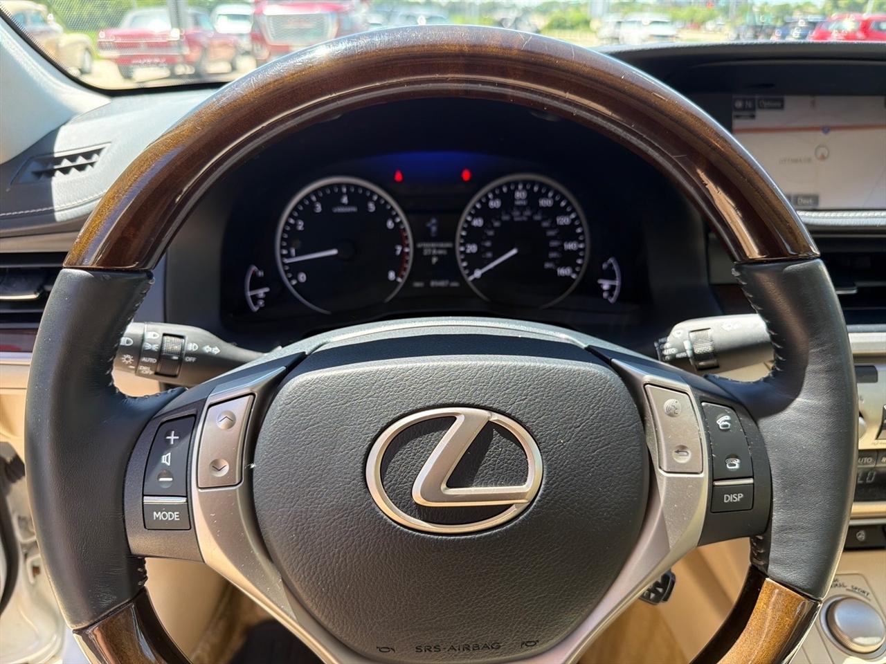 Lexus ES 350 Sedan 2015