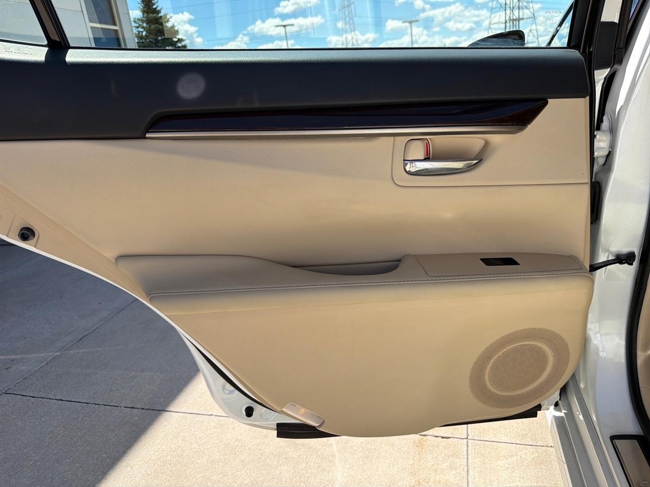 Lexus ES 350 Sedan 2015