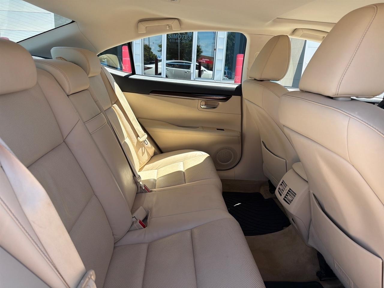 Lexus ES 350 Sedan 2015