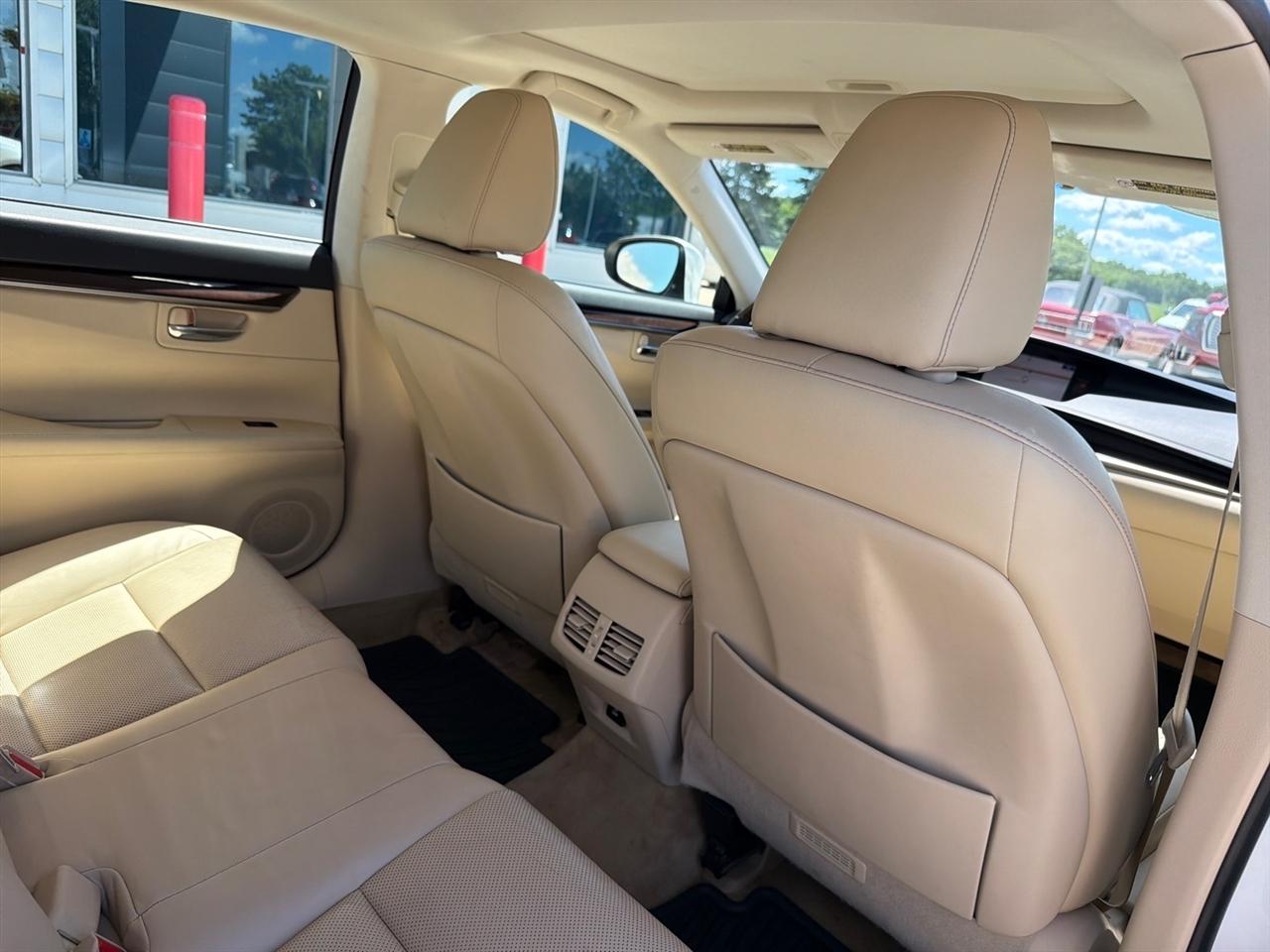 Lexus ES 350 Sedan 2015