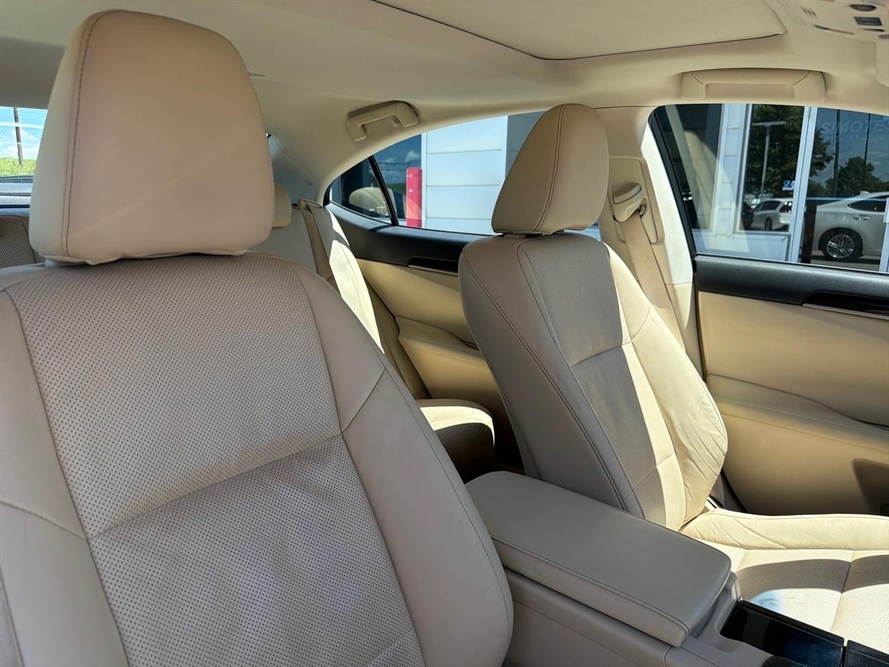 Lexus ES 350 Sedan 2015
