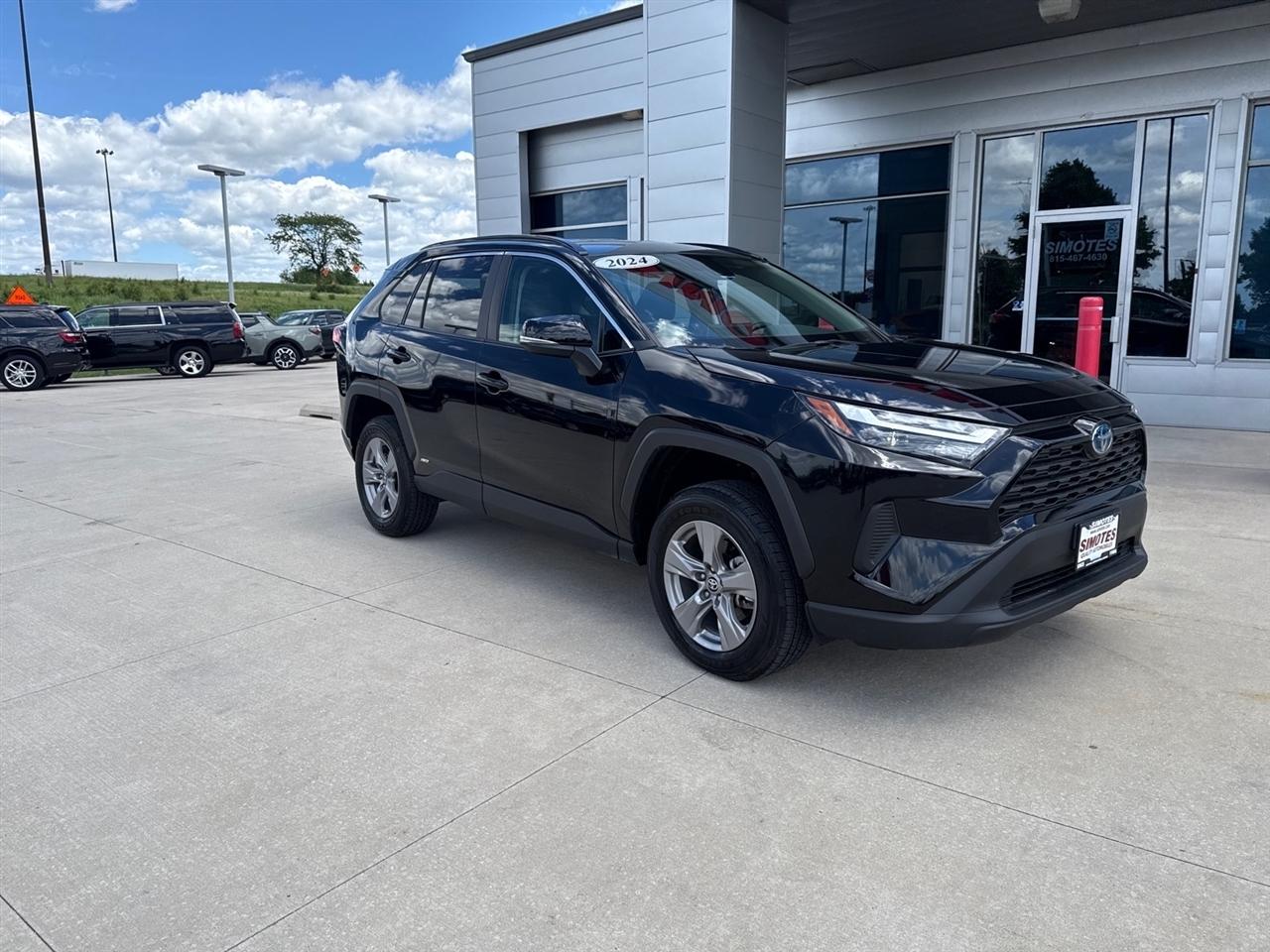 Toyota RAV4 Hybrid XLE 2024