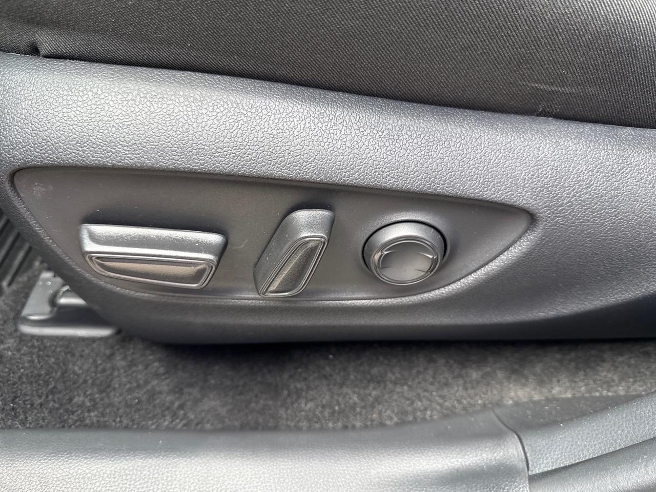 Toyota RAV4 Hybrid XLE 2024
