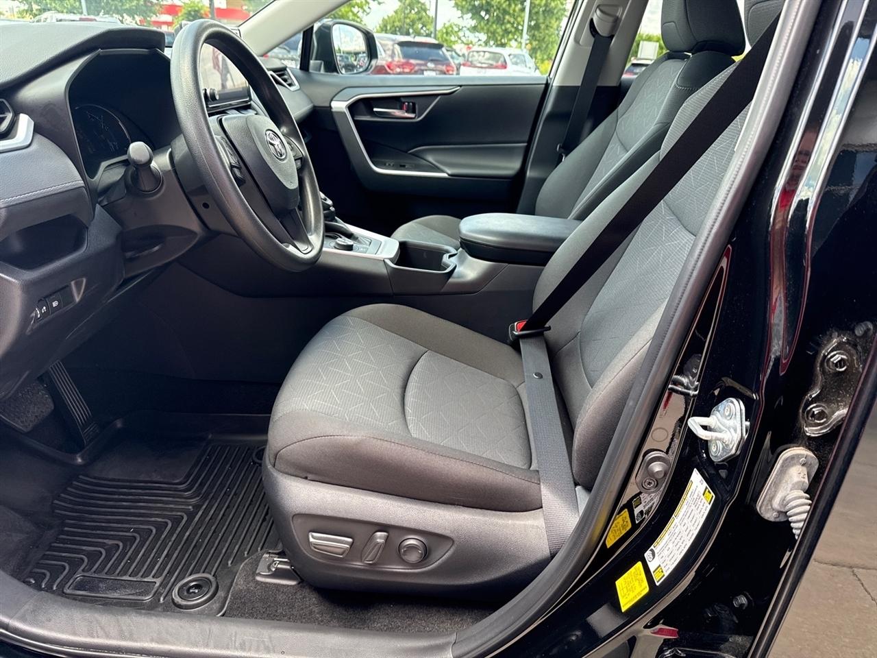 Toyota RAV4 Hybrid XLE 2024