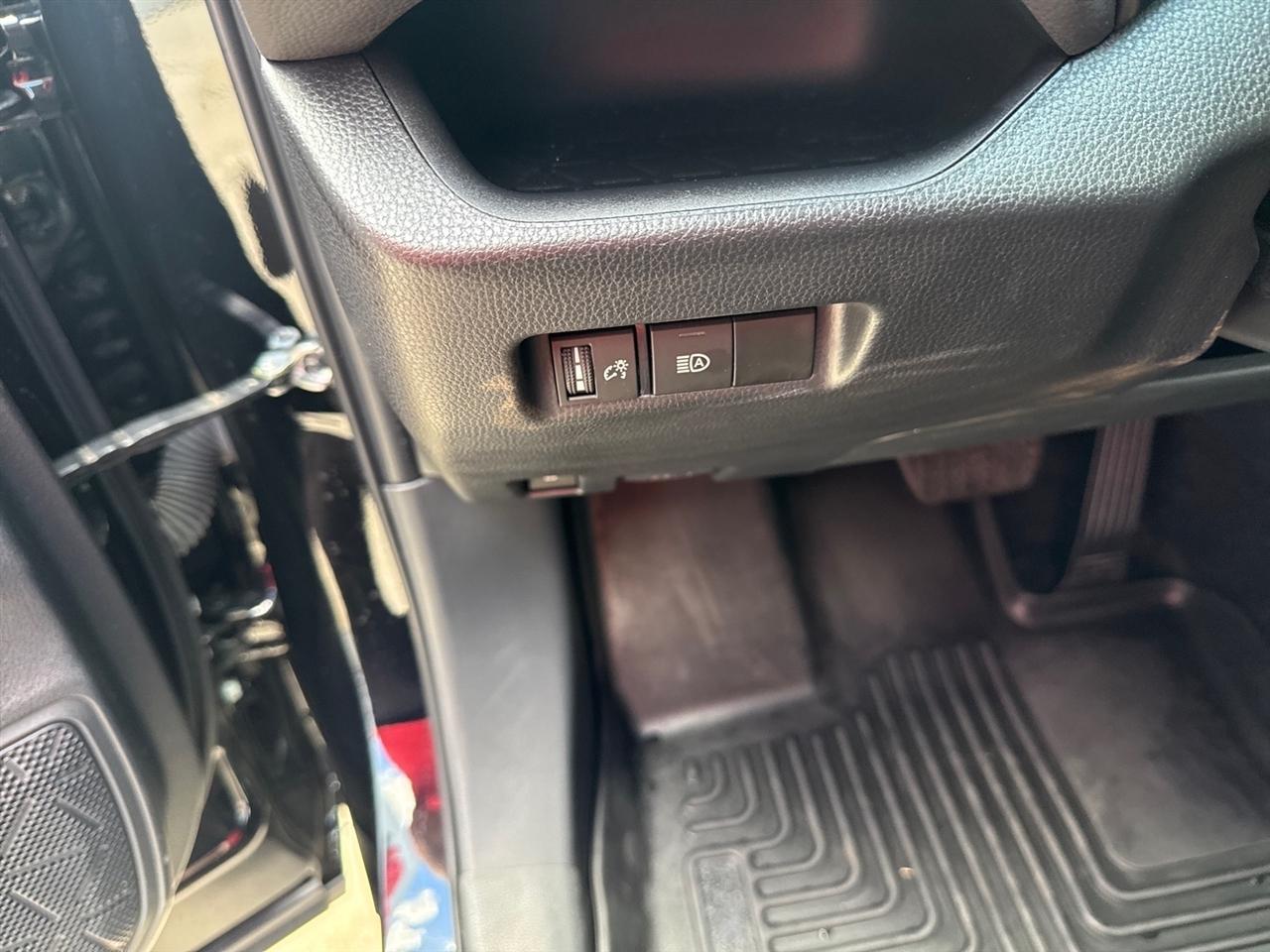 Toyota RAV4 Hybrid XLE 2024