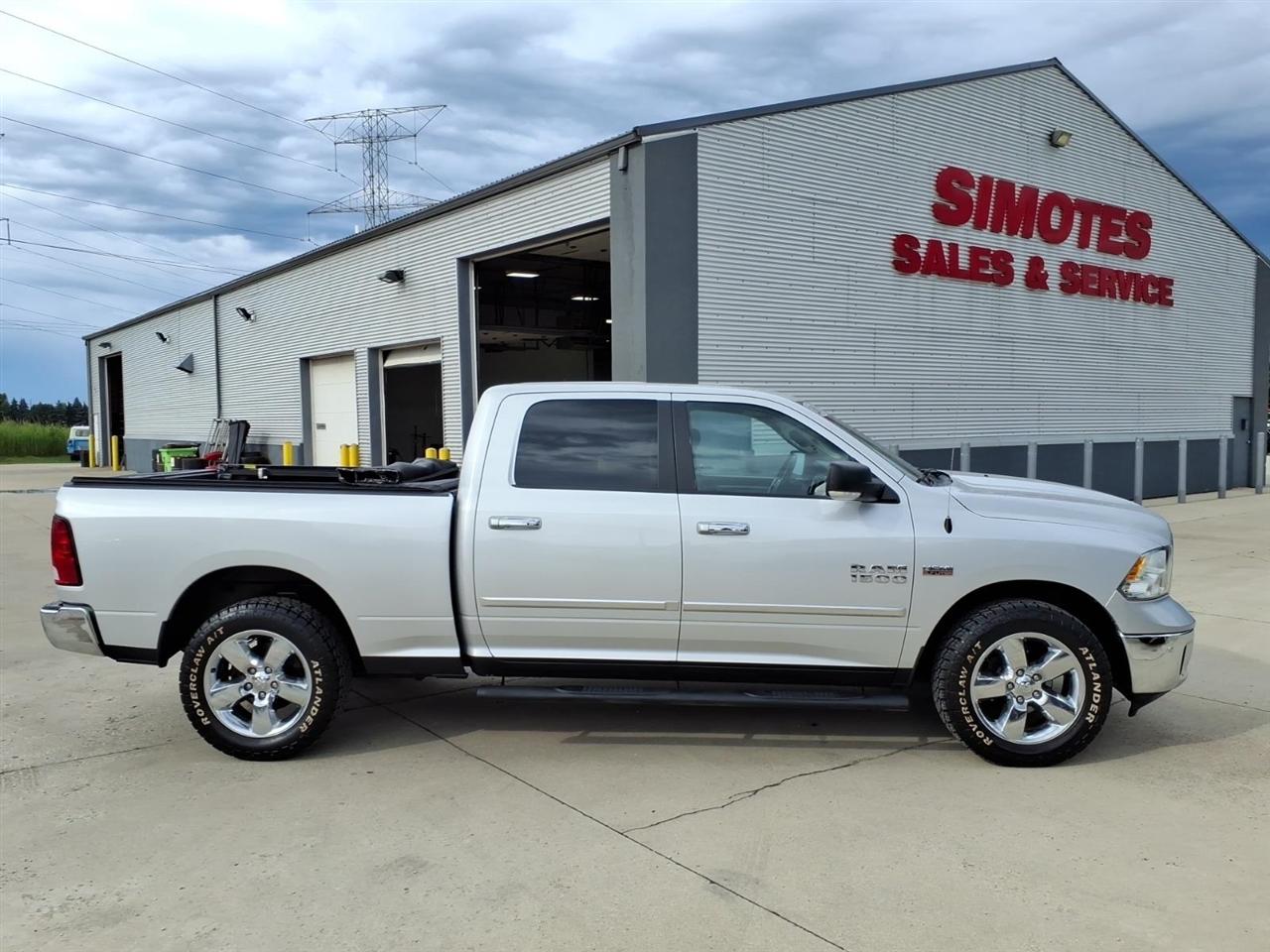 RAM 1500 SLT Crew Cab LWB 4WD 2015