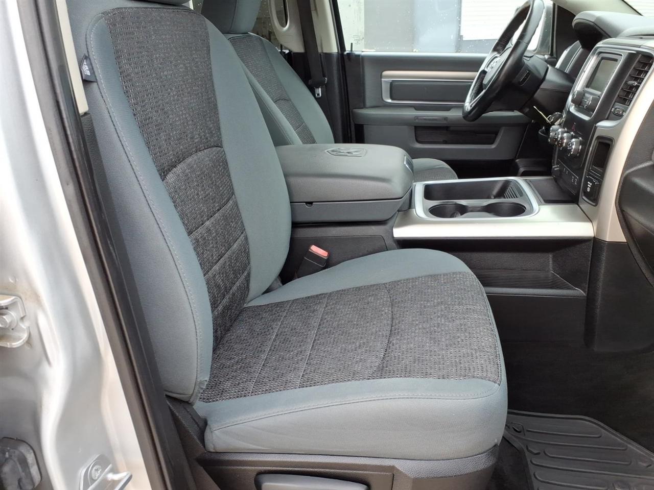 RAM 1500 SLT Crew Cab LWB 4WD 2015