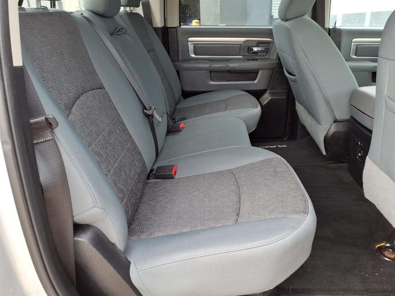 RAM 1500 SLT Crew Cab LWB 4WD 2015