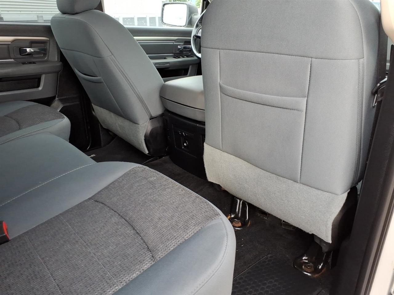 RAM 1500 SLT Crew Cab LWB 4WD 2015