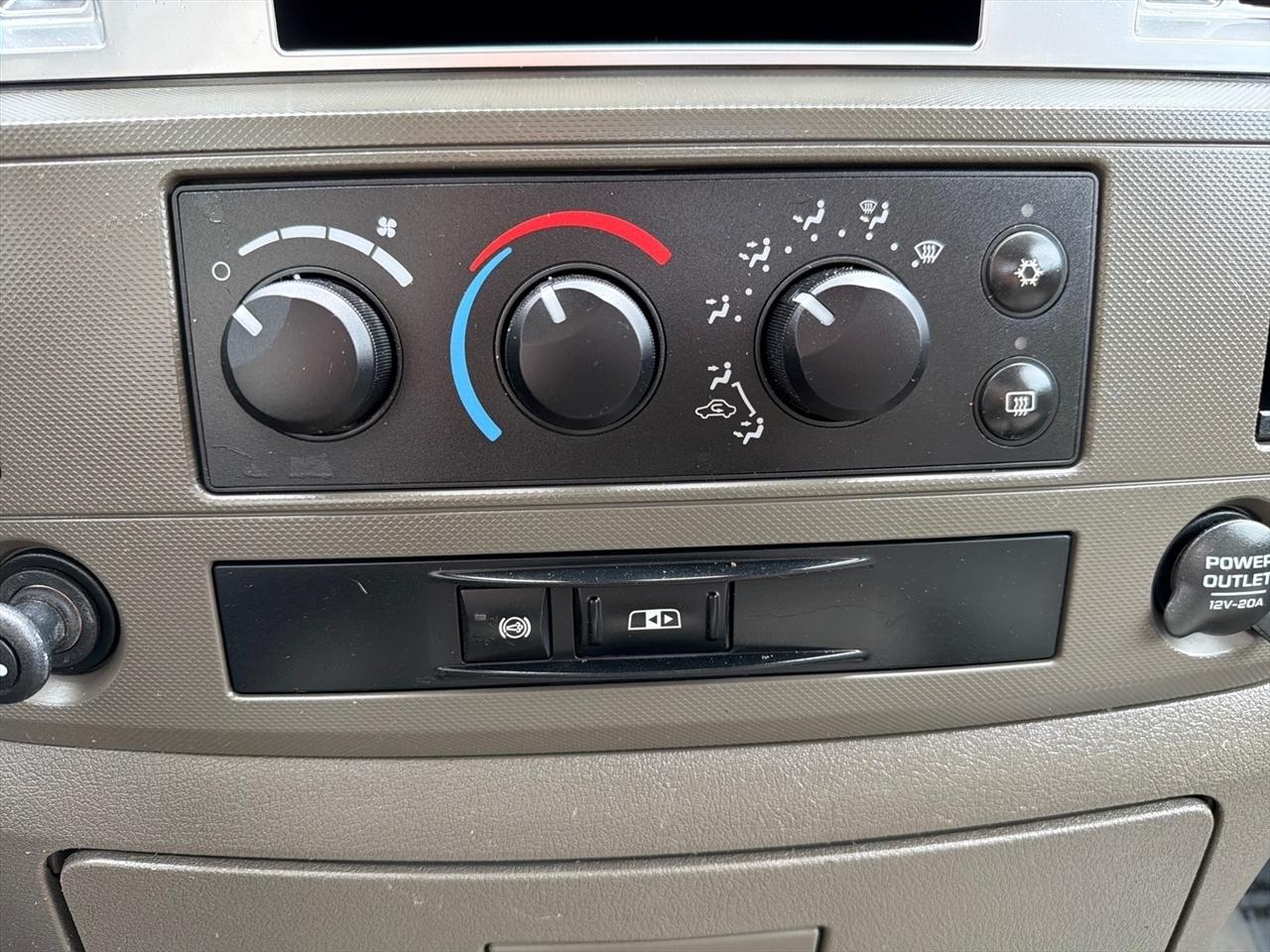 Dodge Ram 3500 SLT Quad Cab SWB 4WD DRW 2009