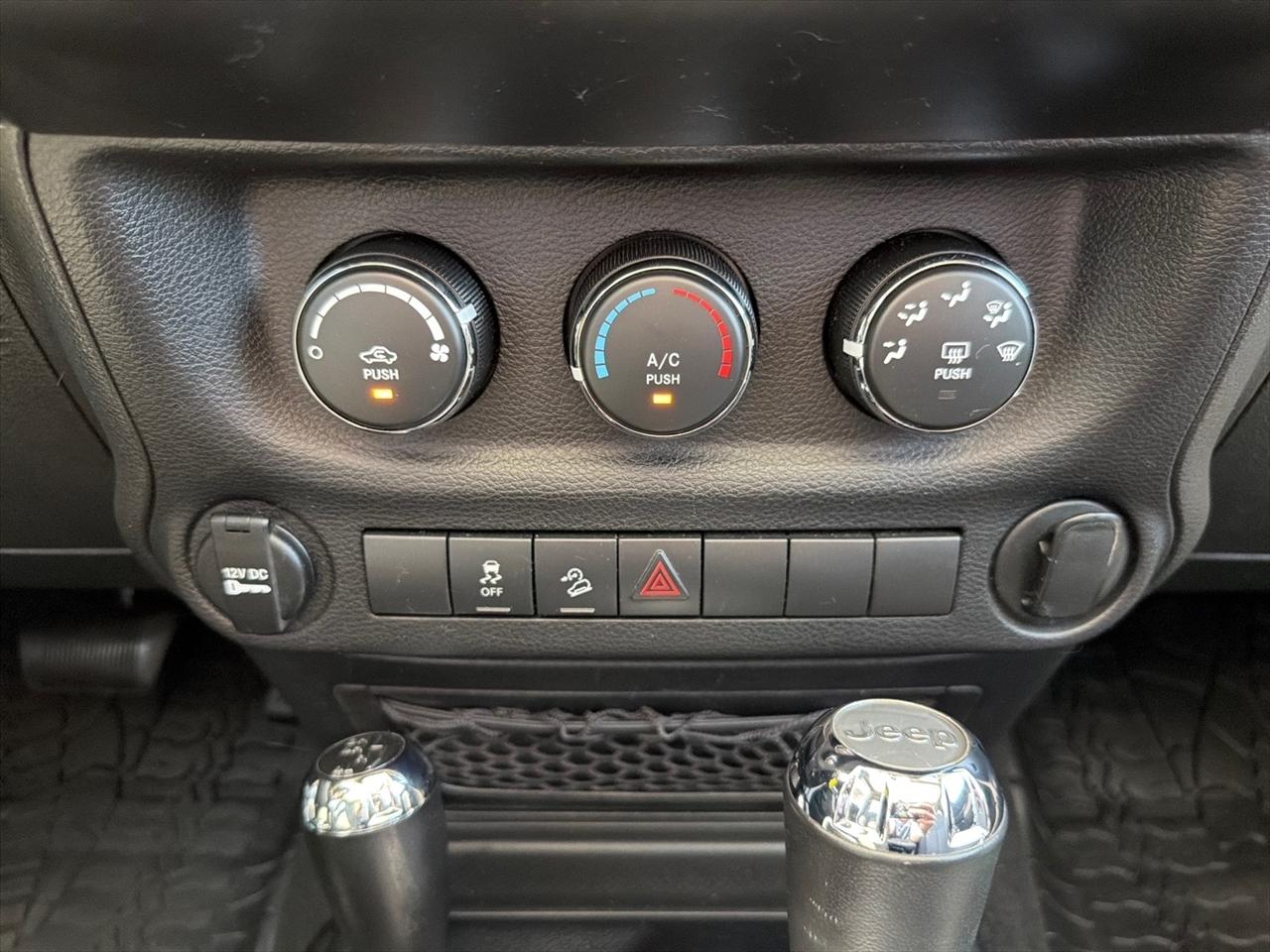 Jeep Wrangler 4WD 2dr Willys Wheeler 2014