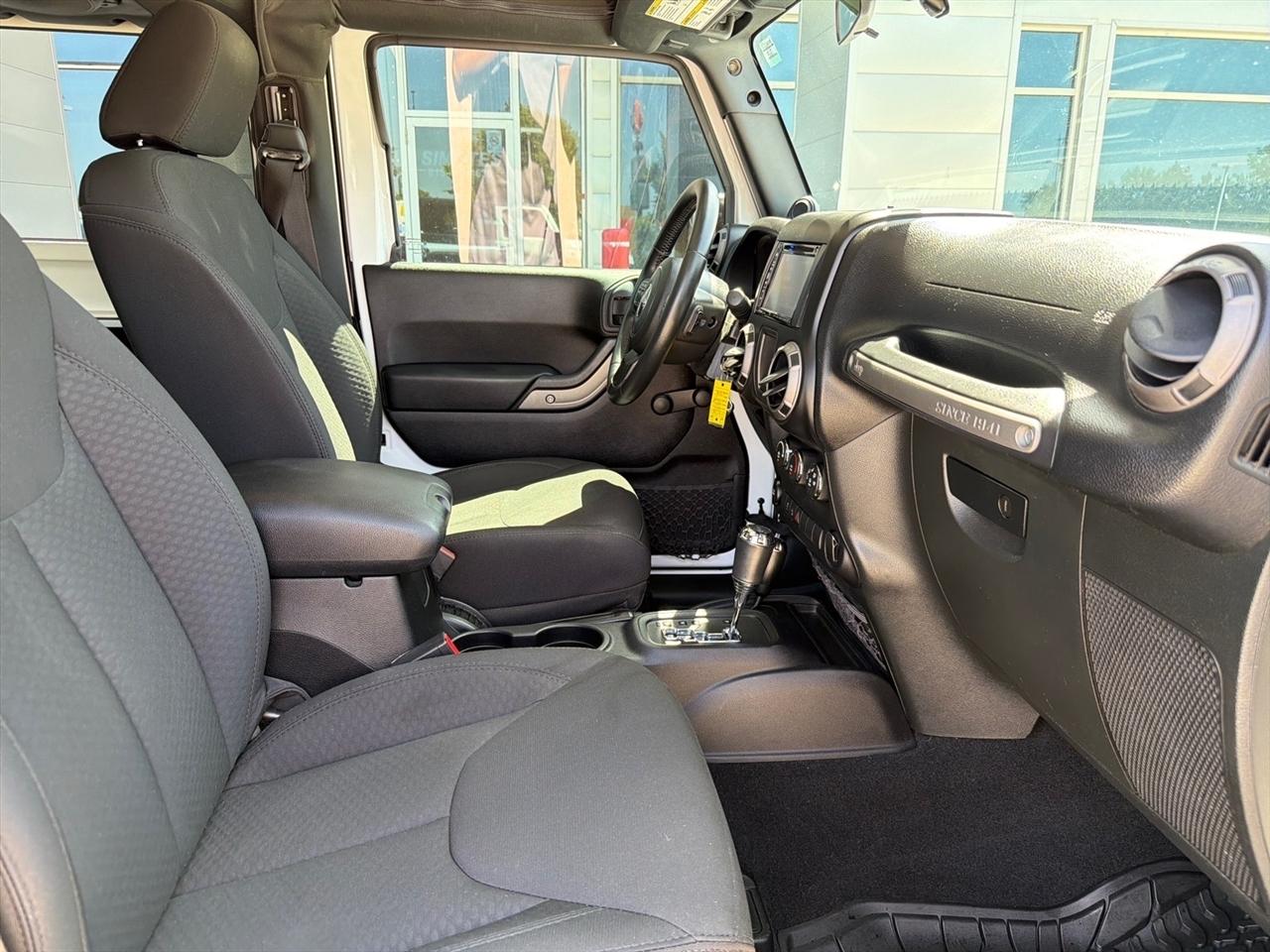 Jeep Wrangler 4WD 2dr Willys Wheeler 2014