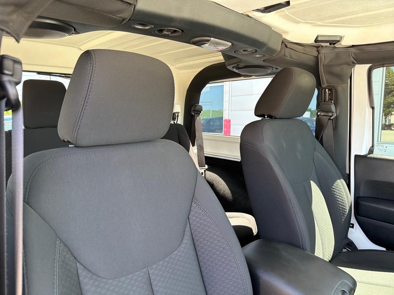 Jeep Wrangler 4WD 2dr Willys Wheeler 2014