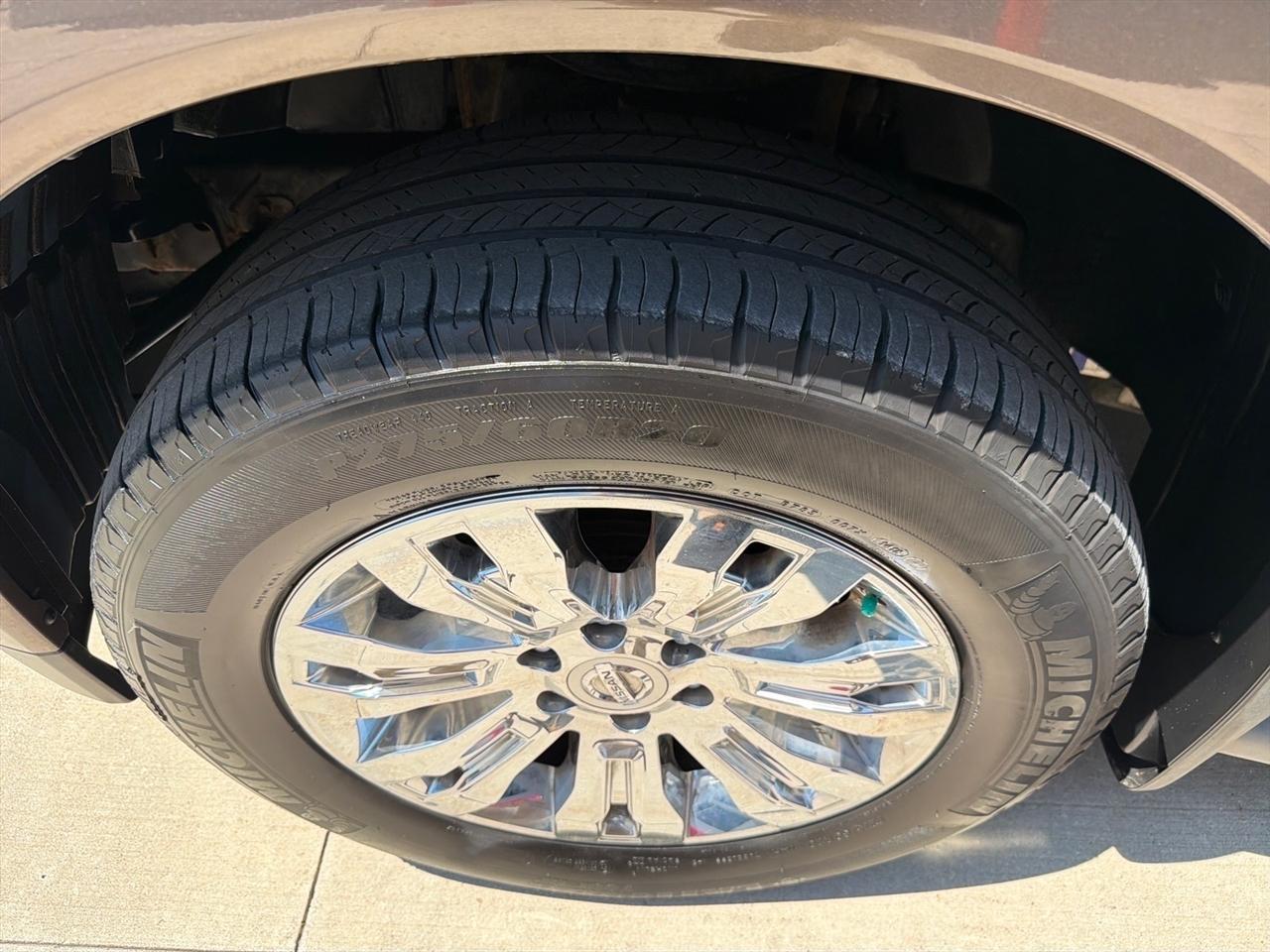 Nissan Armada 4WD 4dr Platinum 2015