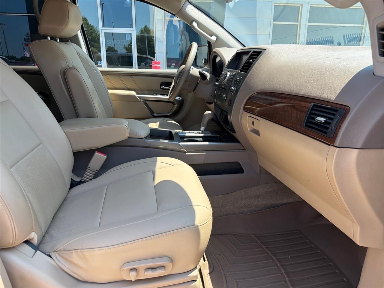 Nissan Armada 4WD 4dr Platinum 2015