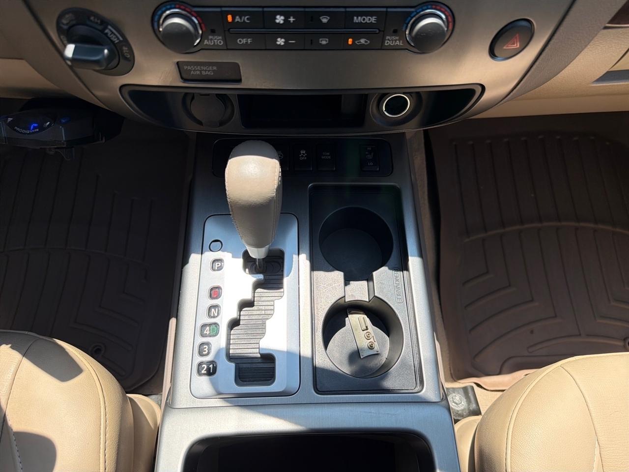 Nissan Armada 4WD 4dr Platinum 2015