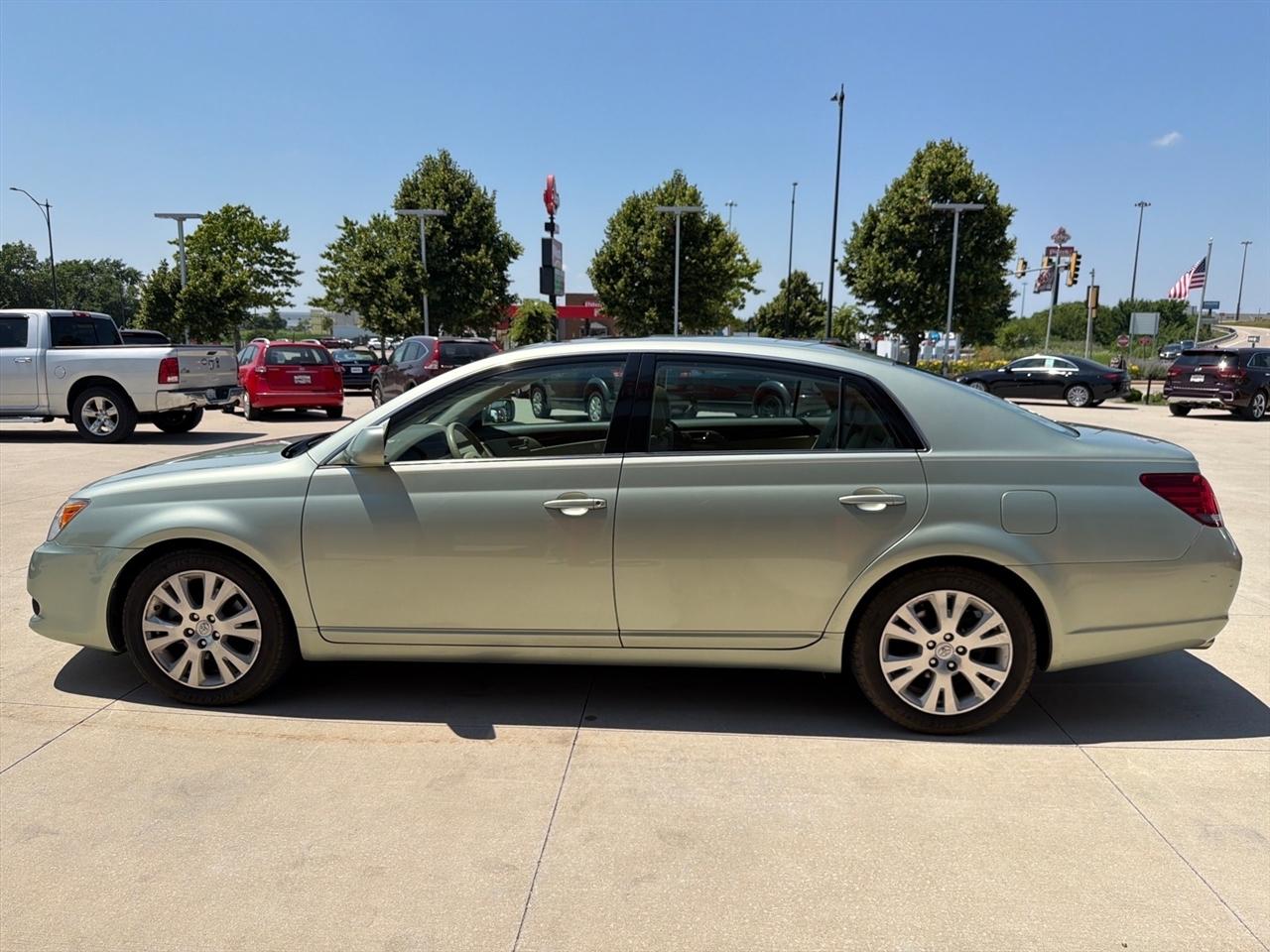 Toyota Avalon 4dr Sdn Touring (Natl) 2008