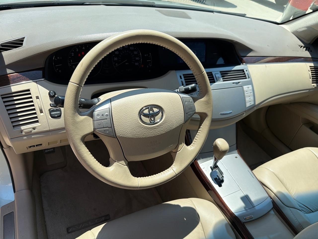 Toyota Avalon 4dr Sdn Touring (Natl) 2008