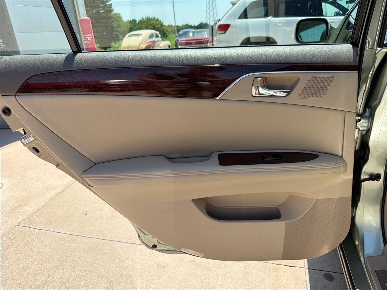 Toyota Avalon 4dr Sdn Touring (Natl) 2008