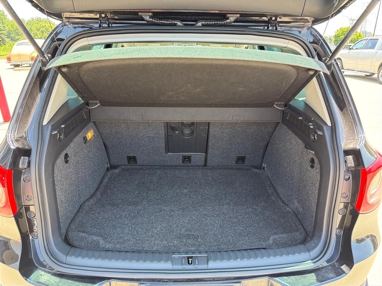 Volkswagen Tiguan AWD 4dr Wolfsburg 2010