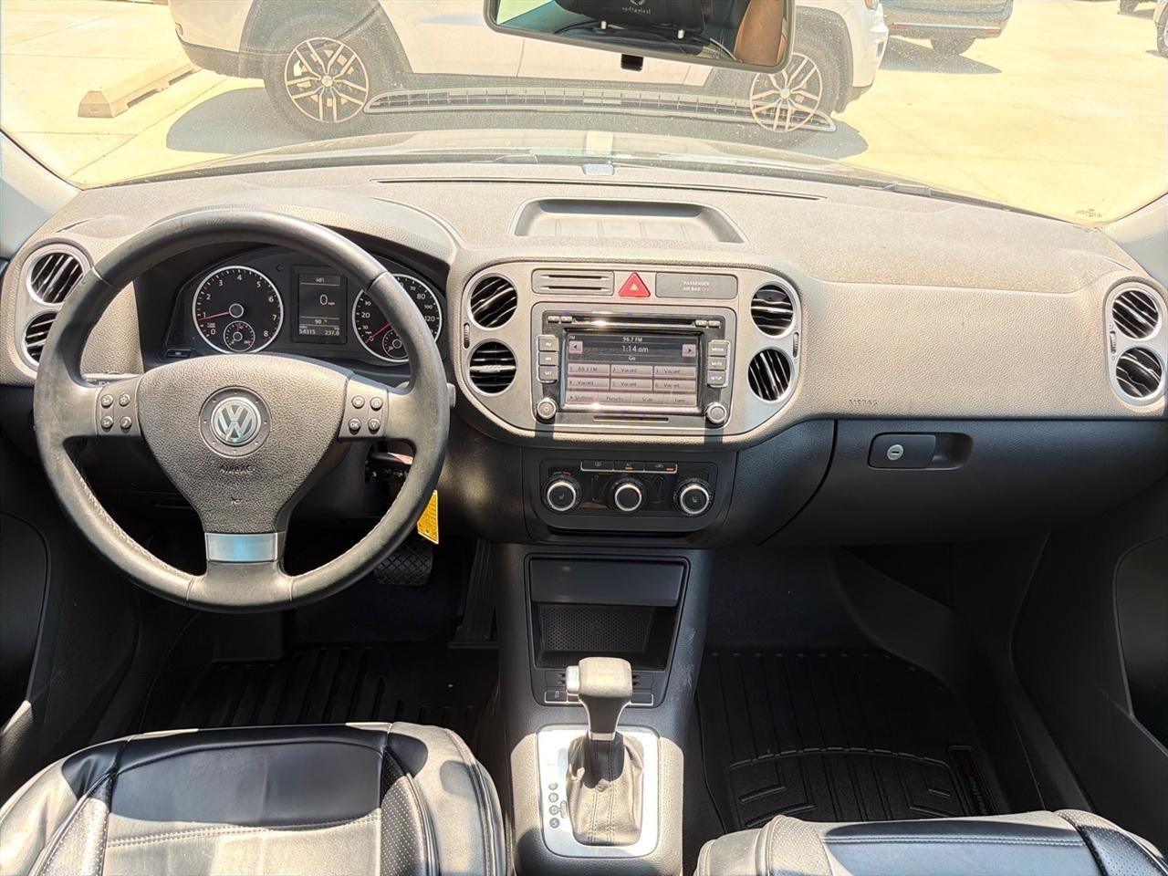 Volkswagen Tiguan AWD 4dr Wolfsburg 2010