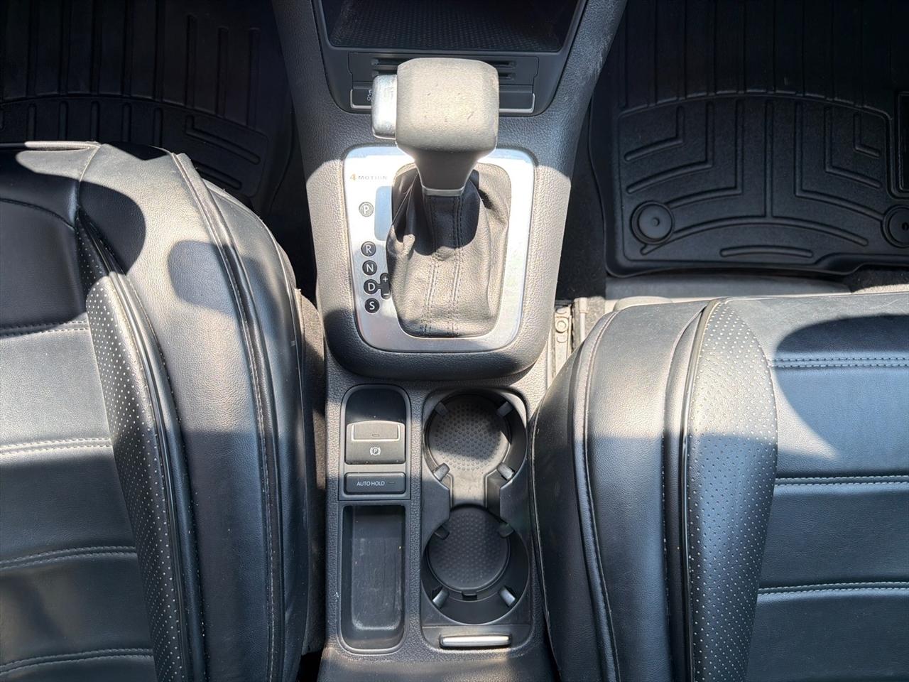 Volkswagen Tiguan AWD 4dr Wolfsburg 2010