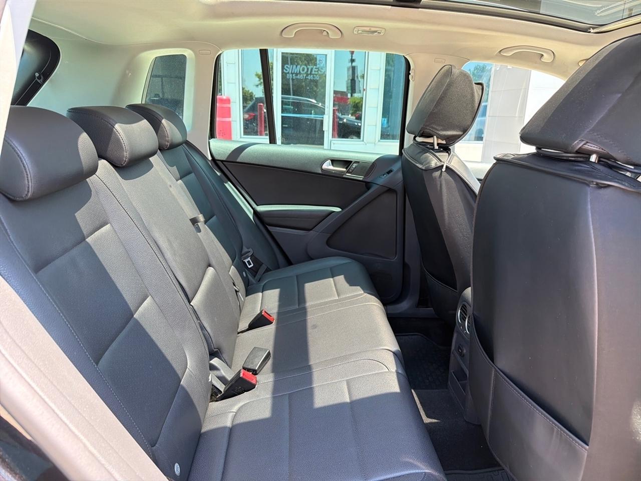 Volkswagen Tiguan AWD 4dr Wolfsburg 2010
