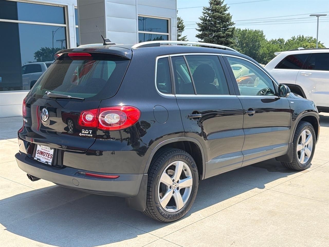 Volkswagen Tiguan AWD 4dr Wolfsburg 2010