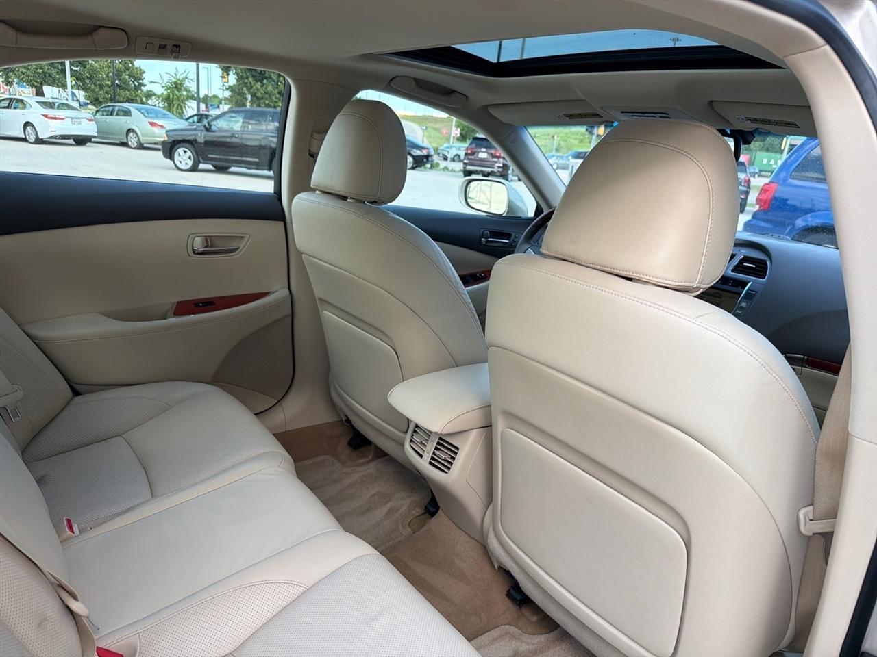 Lexus ES 350 4dr Sdn 2011