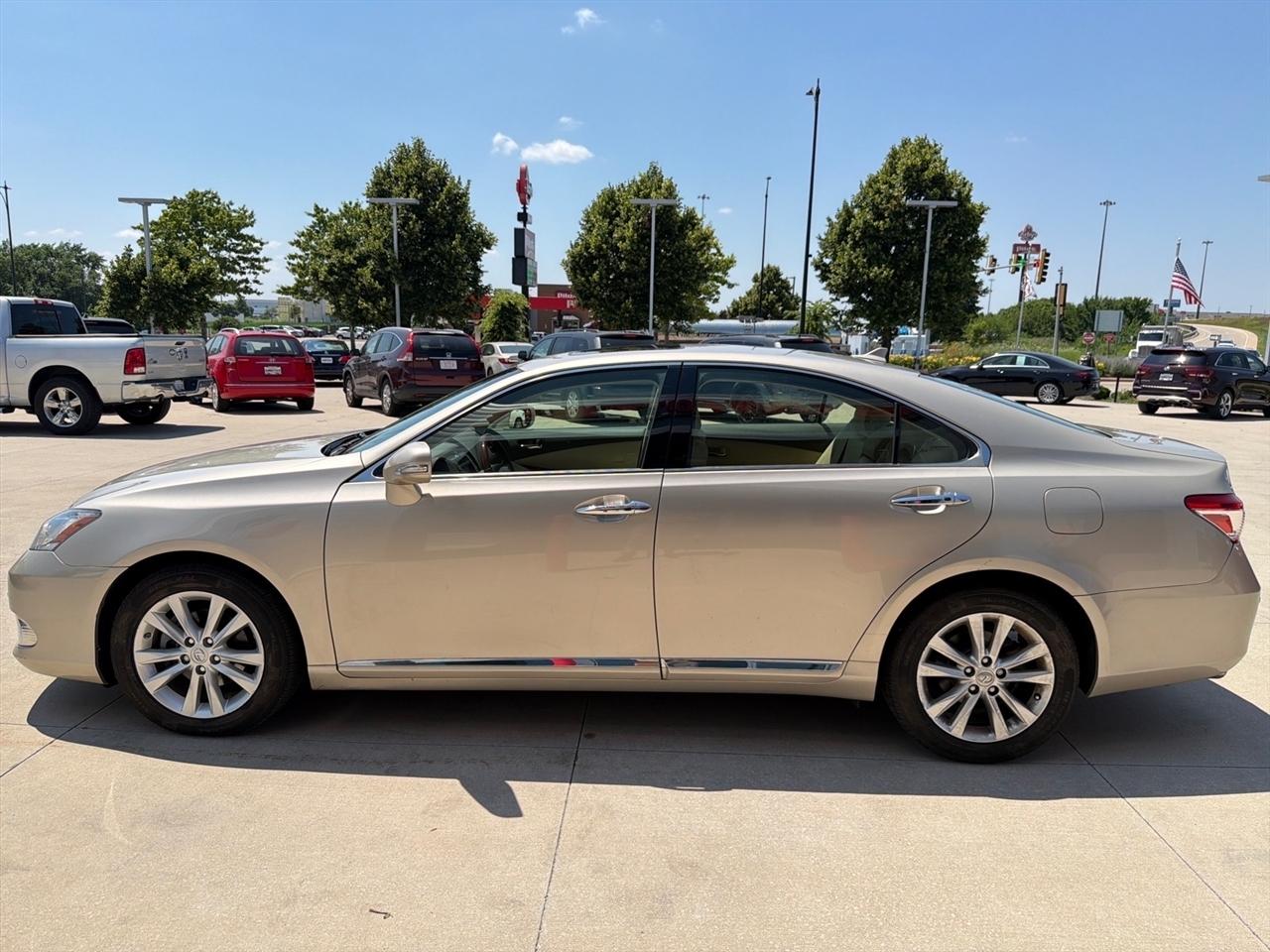 Lexus ES 350 4dr Sdn 2011