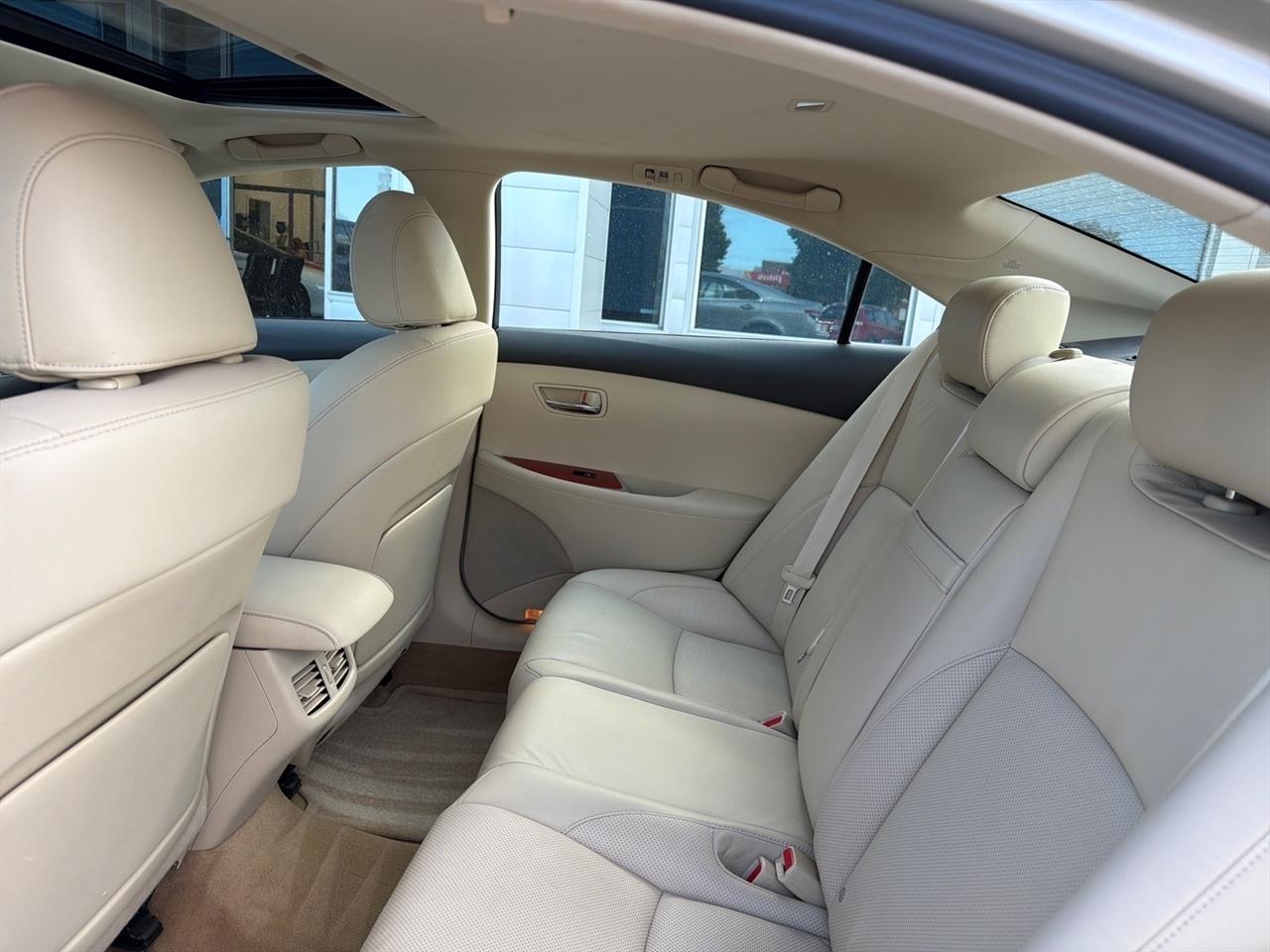 Lexus ES 350 4dr Sdn 2011