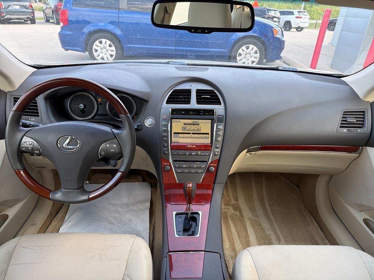 Lexus ES 350 4dr Sdn 2011