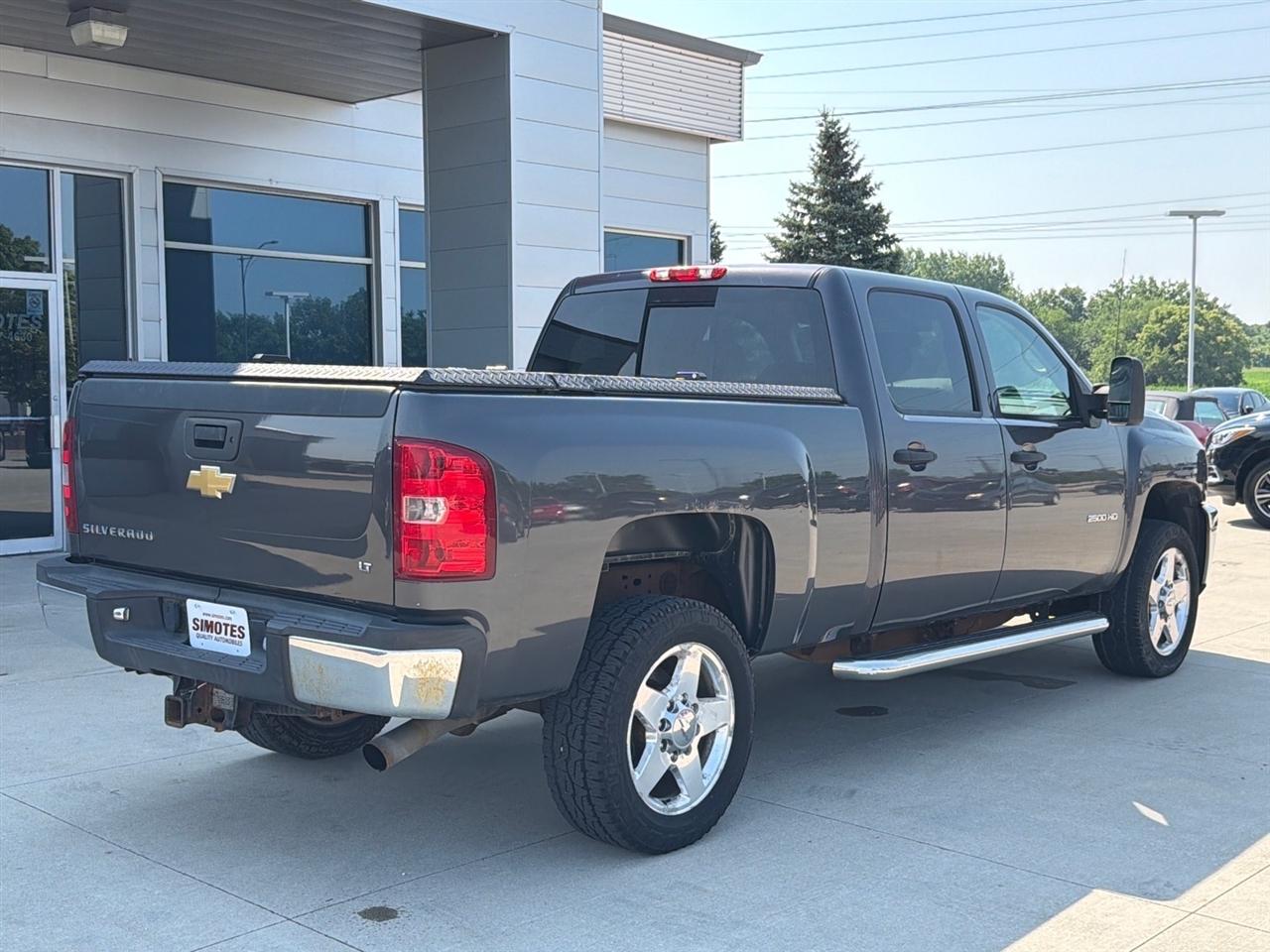 Chevrolet Silverado 2500HD 4WD Crew Cab 153.7" LT 2011