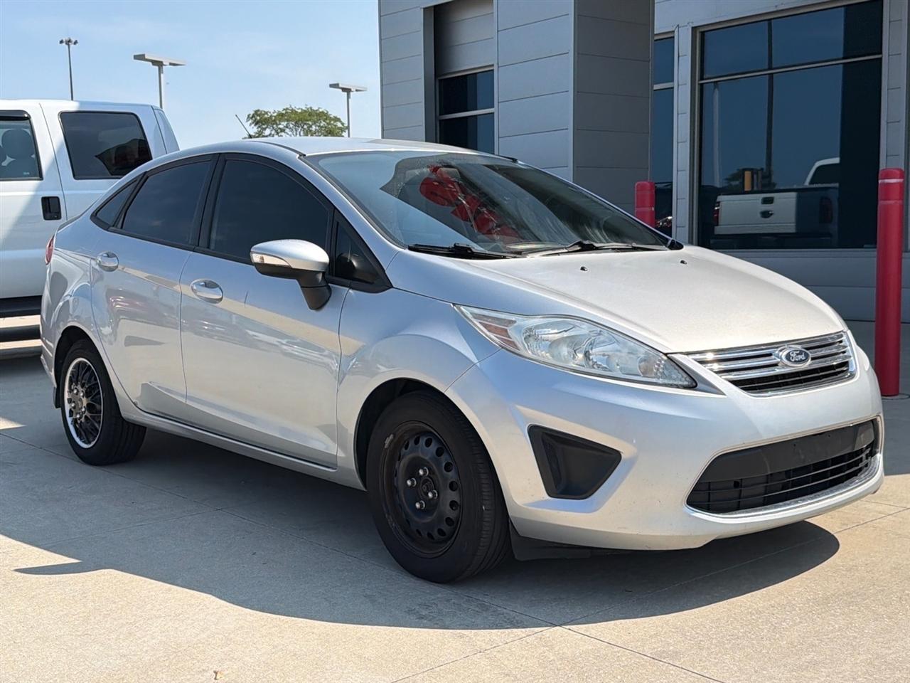 Ford Fiesta 4dr Sdn SE 2013