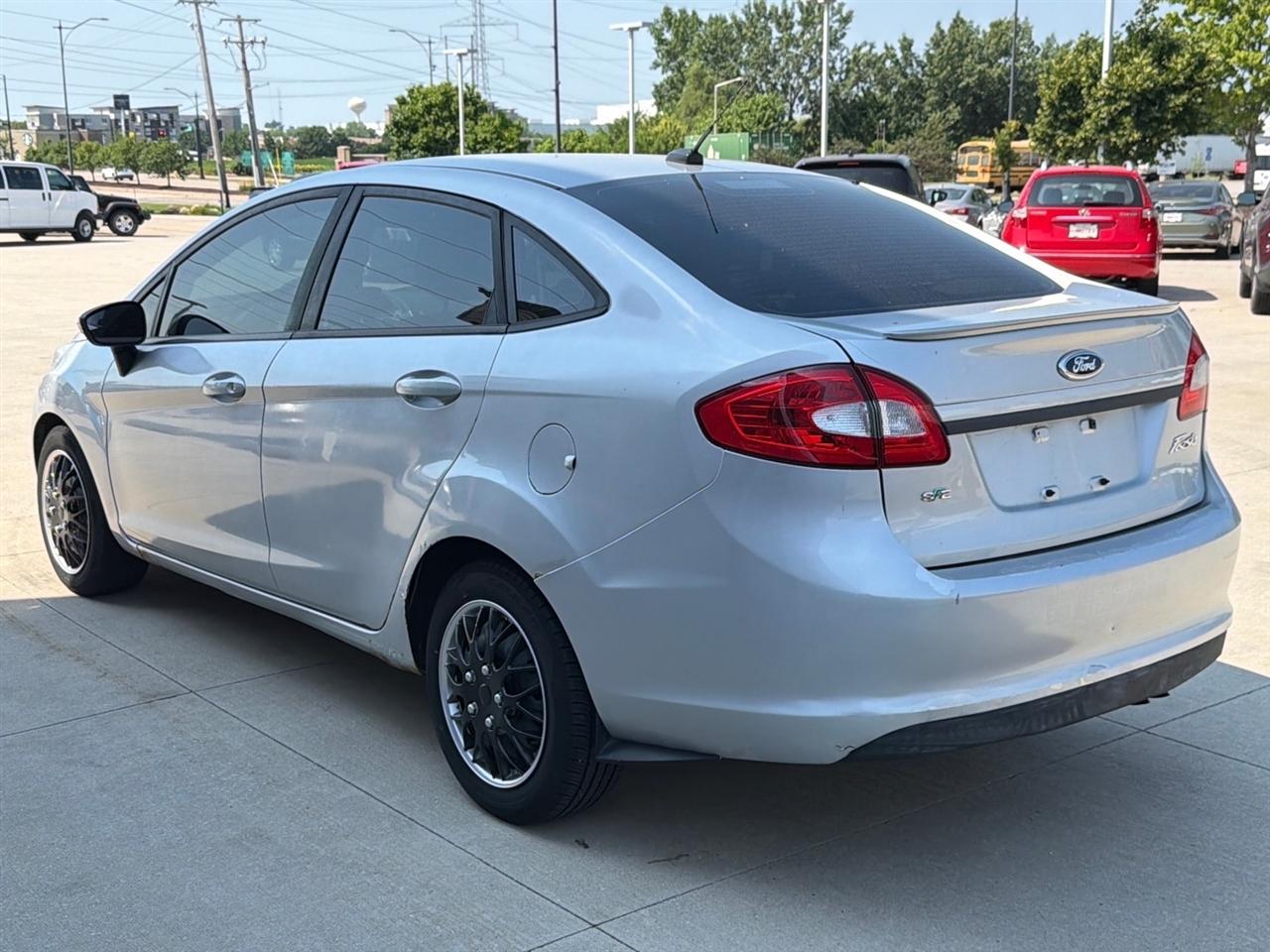 Ford Fiesta 4dr Sdn SE 2013