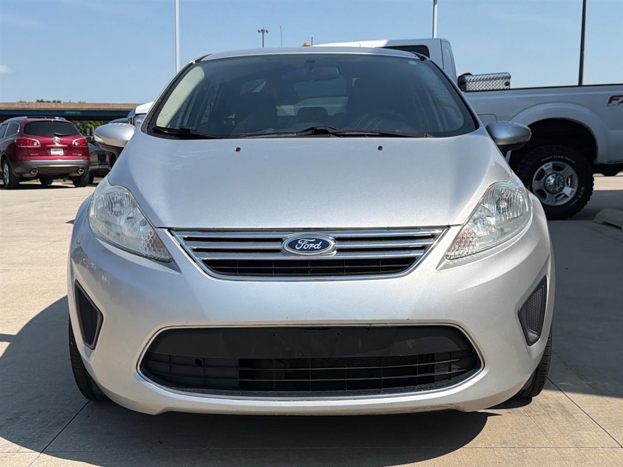 Ford Fiesta 4dr Sdn SE 2013