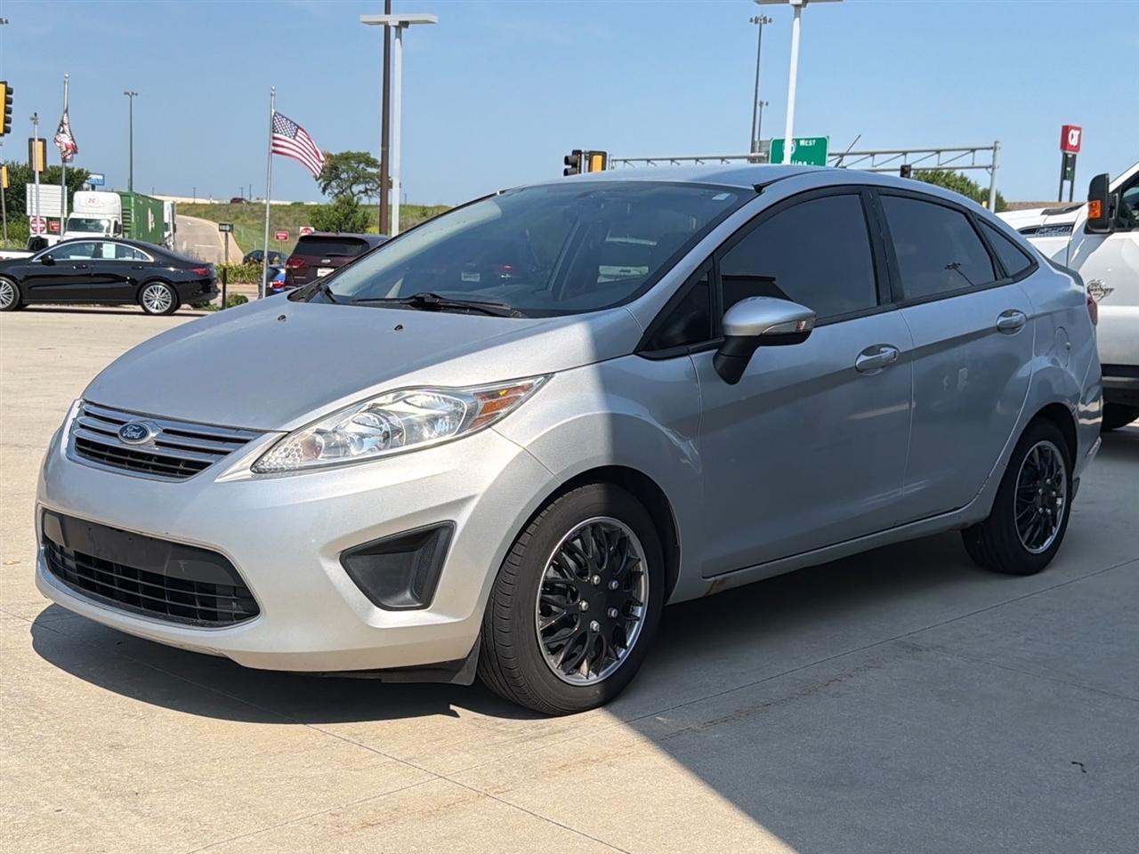 Ford Fiesta 4dr Sdn SE 2013