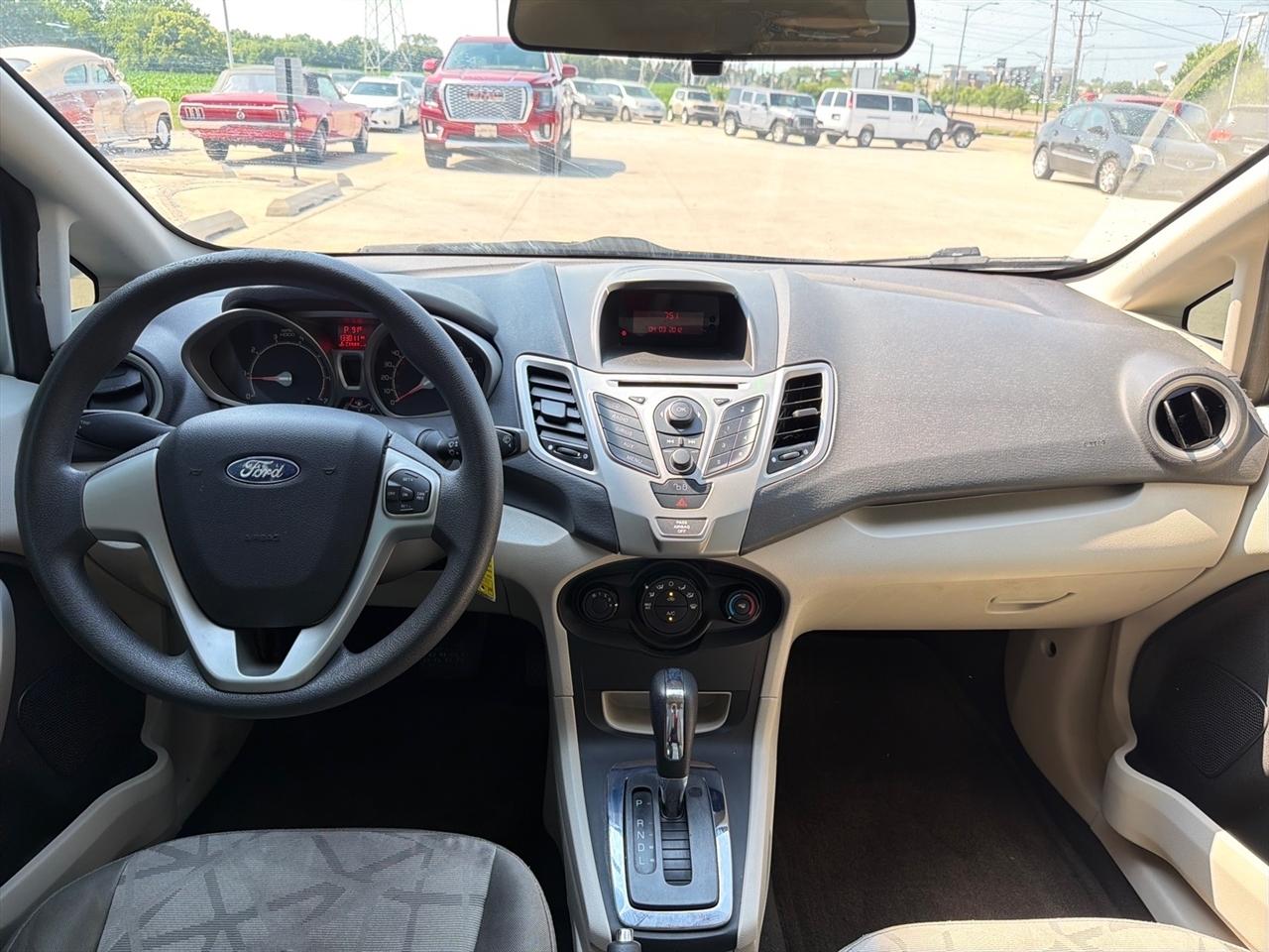 Ford Fiesta 4dr Sdn SE 2013