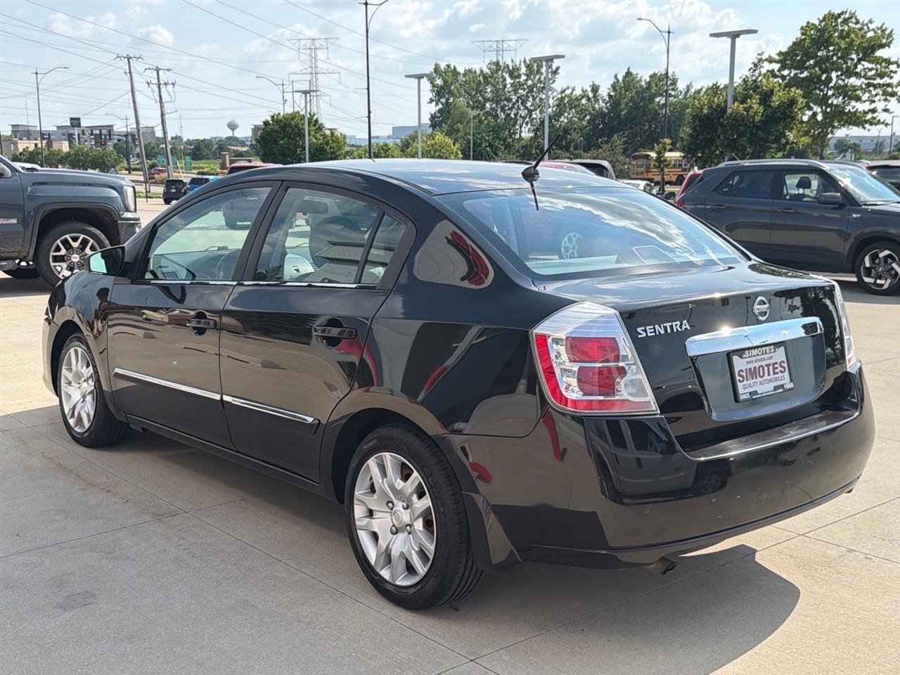 Nissan Sentra 4dr Sdn I4 CVT 2.0 S 2010