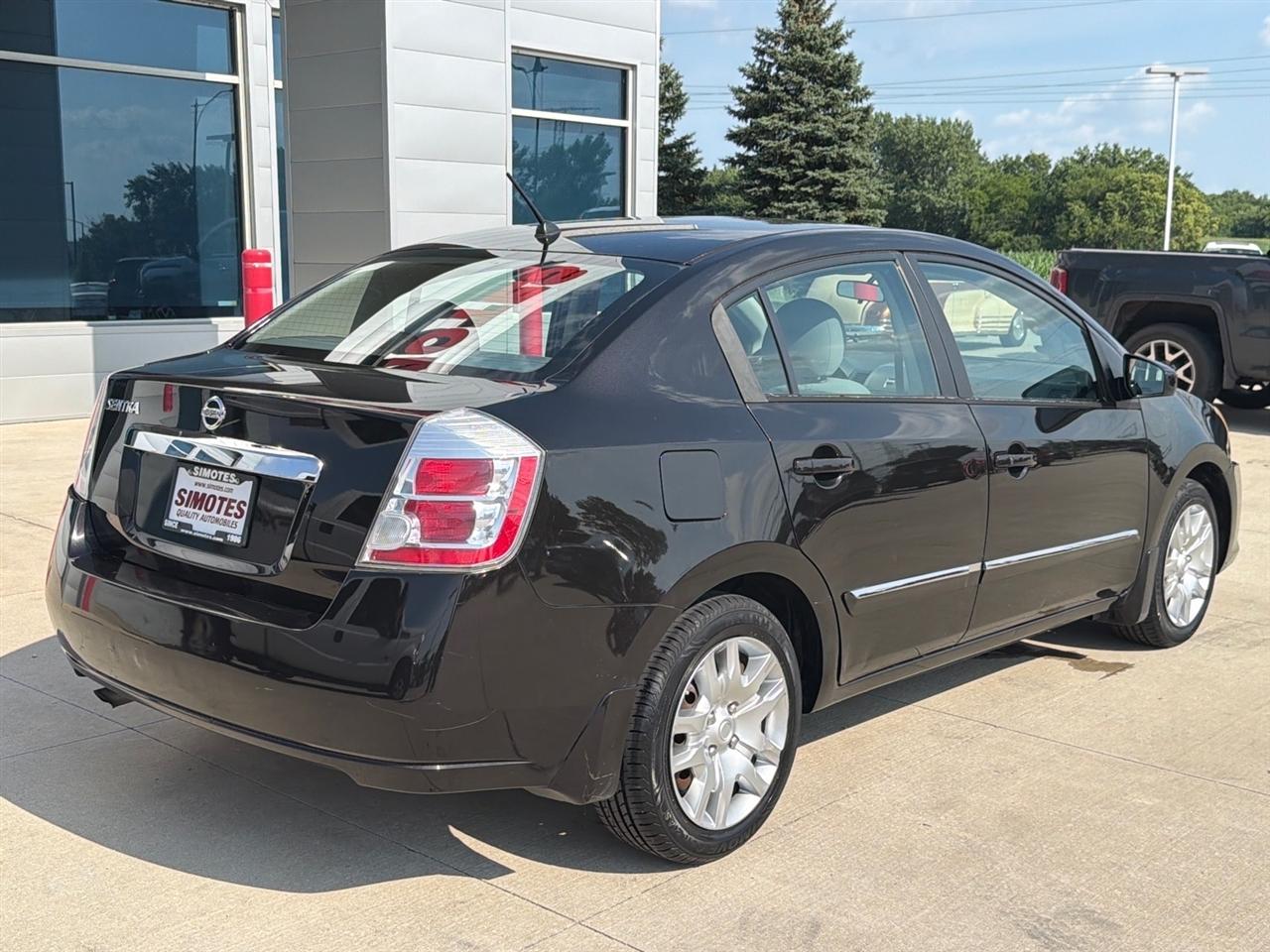 Nissan Sentra 4dr Sdn I4 CVT 2.0 S 2010