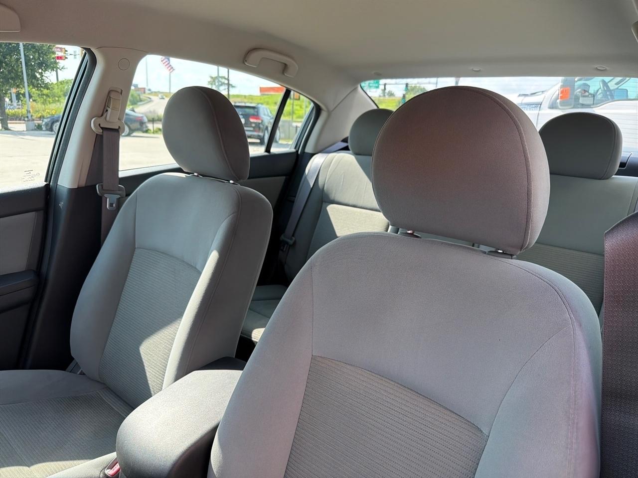Nissan Sentra 4dr Sdn I4 CVT 2.0 S 2010