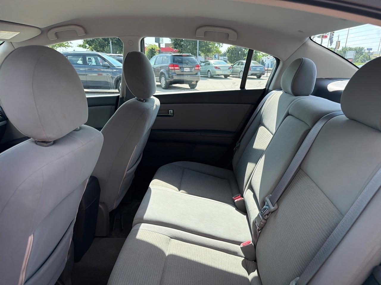 Nissan Sentra 4dr Sdn I4 CVT 2.0 S 2010
