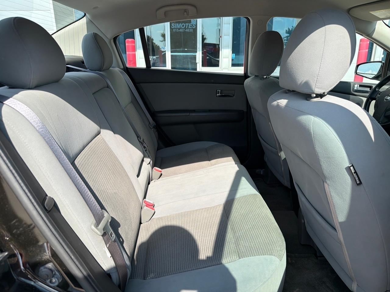 Nissan Sentra 4dr Sdn I4 CVT 2.0 S 2010