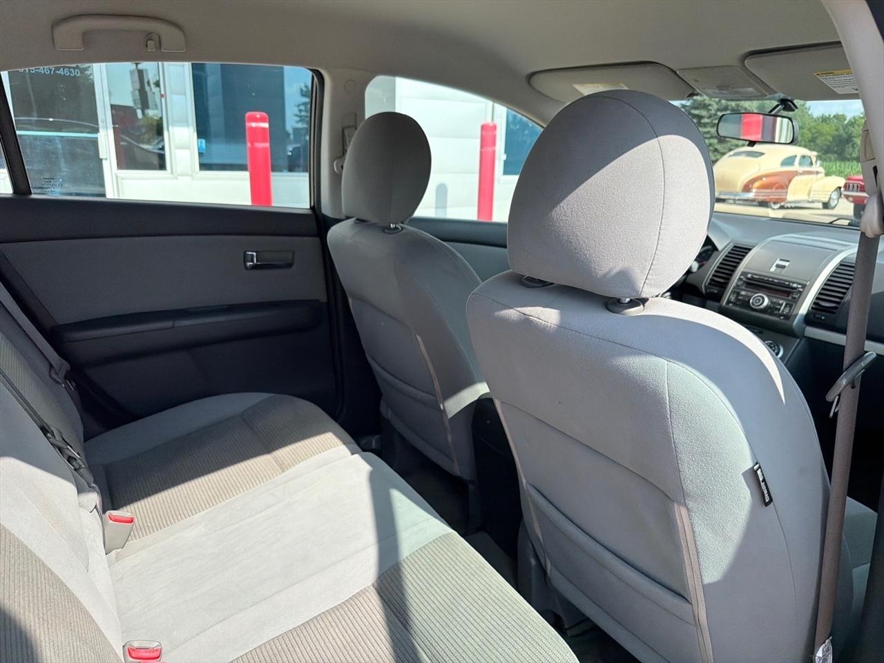 Nissan Sentra 4dr Sdn I4 CVT 2.0 S 2010