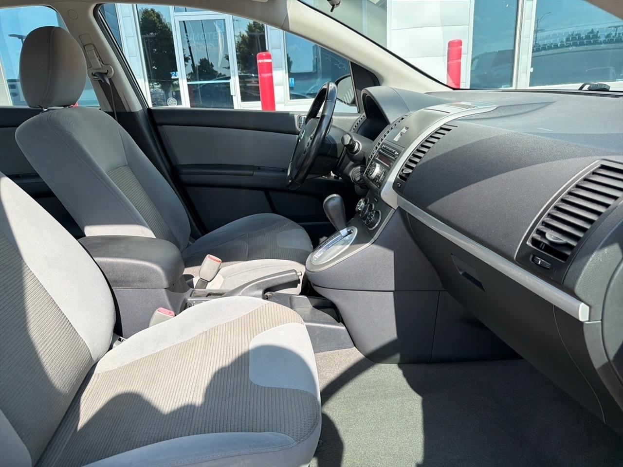 Nissan Sentra 4dr Sdn I4 CVT 2.0 S 2010